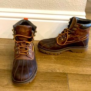 Sperry water proof duck boots good condition